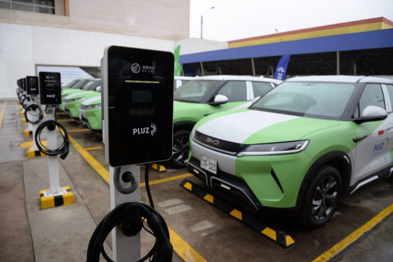 Pluz Energía vehículos eléctricos