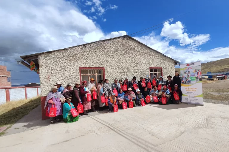 Taller de Réplica Minera en la Comunidad Campesina de Ajoyani