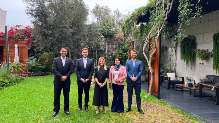 Embajada del Reino de los Países Bajos, Cámara de Comercio Peruana Neerlandesa y Arcadis