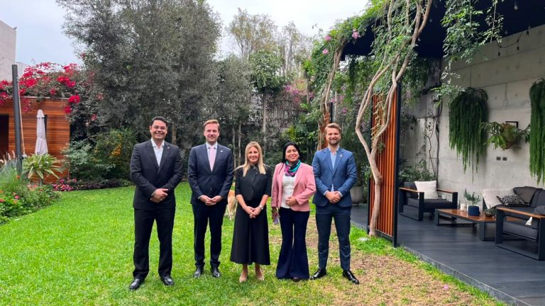 Embajada del Reino de los Países Bajos, Cámara de Comercio Peruana Neerlandesa y Arcadis
