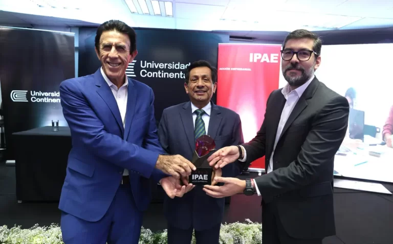 Fernando Barrios Ipenza_Premio IPAE