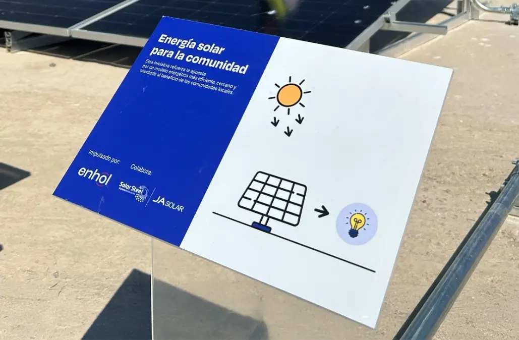 Grupo Enhol impulsa el acceso a energía solar a colegios y centros de salud en Perú junto a JA Solar y Gonvarri Solar Steel