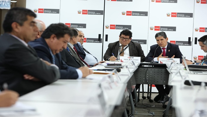 Diálogo con empresas distribuidoras permitirá mejorar la calidad del servicio eléctrico en beneficio de la población