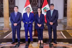 Ejecutivo anuncia subsidio de hasta 20% al diésel para transportistas ante alza de combustibles