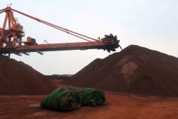 La agencia estatal china de compra de mineral de hierro firma un acuerdo de suministro con Anglo American