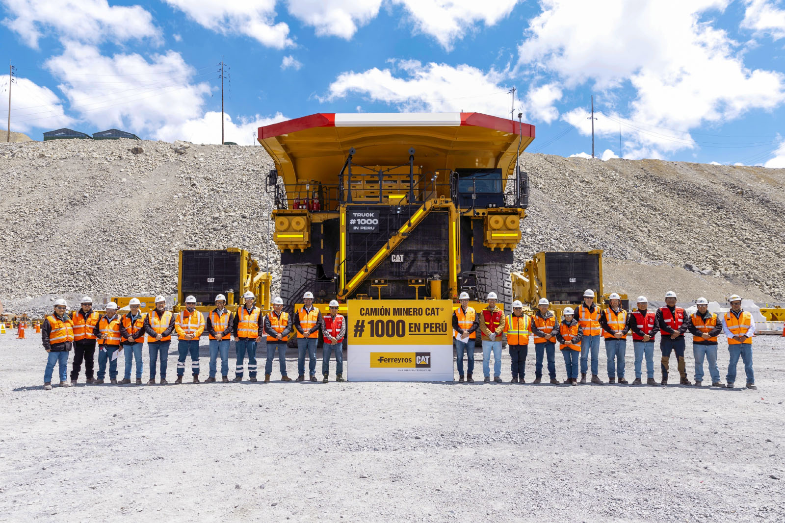 Ferreyros entrega a Antamina el camión minero Caterpillar número 1,000 en el Perú