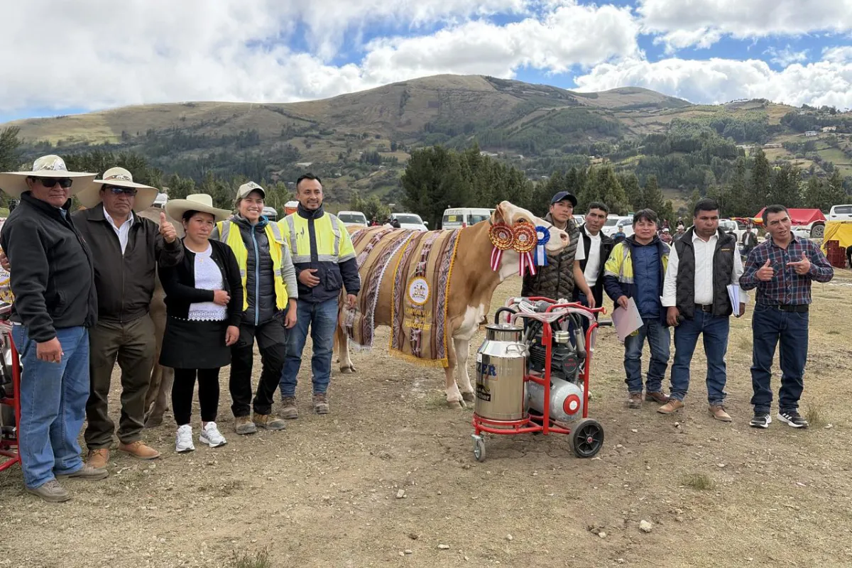 Gold Fields impulsa tecnificación ganadera en Pilancones con entrega de moderno equipamiento