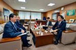 Guillermo Shinno con autoridades del Japón