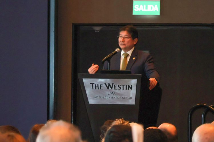 ministro de Energía y Minas, Guillermo Shinno