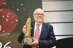 Julio Velarde recibe el primer Premio Legado Perú 2026