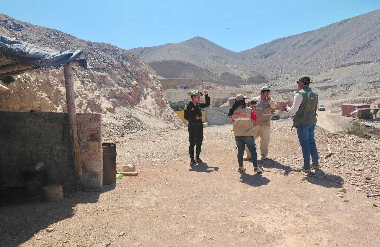 Ministerio de Cultura detecta campamento y maquinaria minera en área arqueológica de Nasca