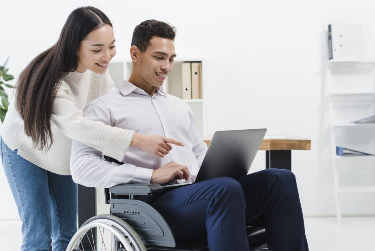 Cuatro acciones para promover la inclusión de personas con discapacidad en el entorno laboral