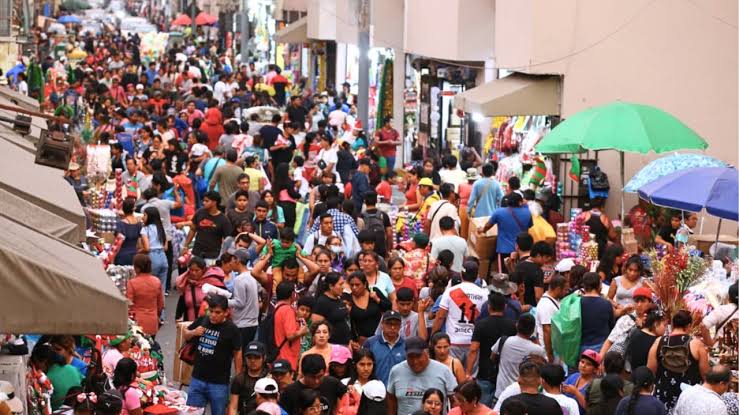 Ceplan plantea 15 soluciones para reducir la informalidad productiva en Perú