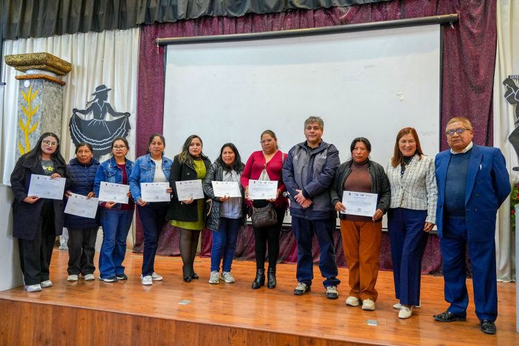 Antapaccay capacitación docente