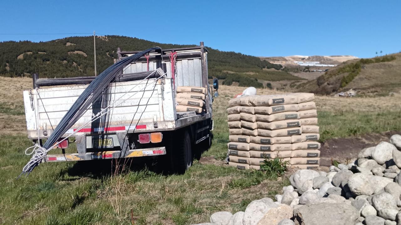 Gold Fields mejora las condiciones de crianza de ganado en El Tingo
