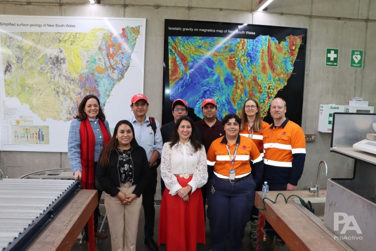 IMARC 2026 miembros de la delegación peruana en el W. B. Clarke Geoscience Centre (1)