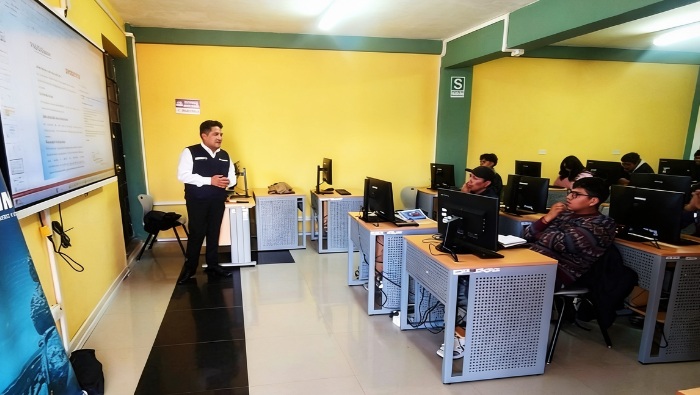 INGEMMET capacita a estudiantes y docentes de SENCICO Puno sobre el Procedimiento Ordinario Minero