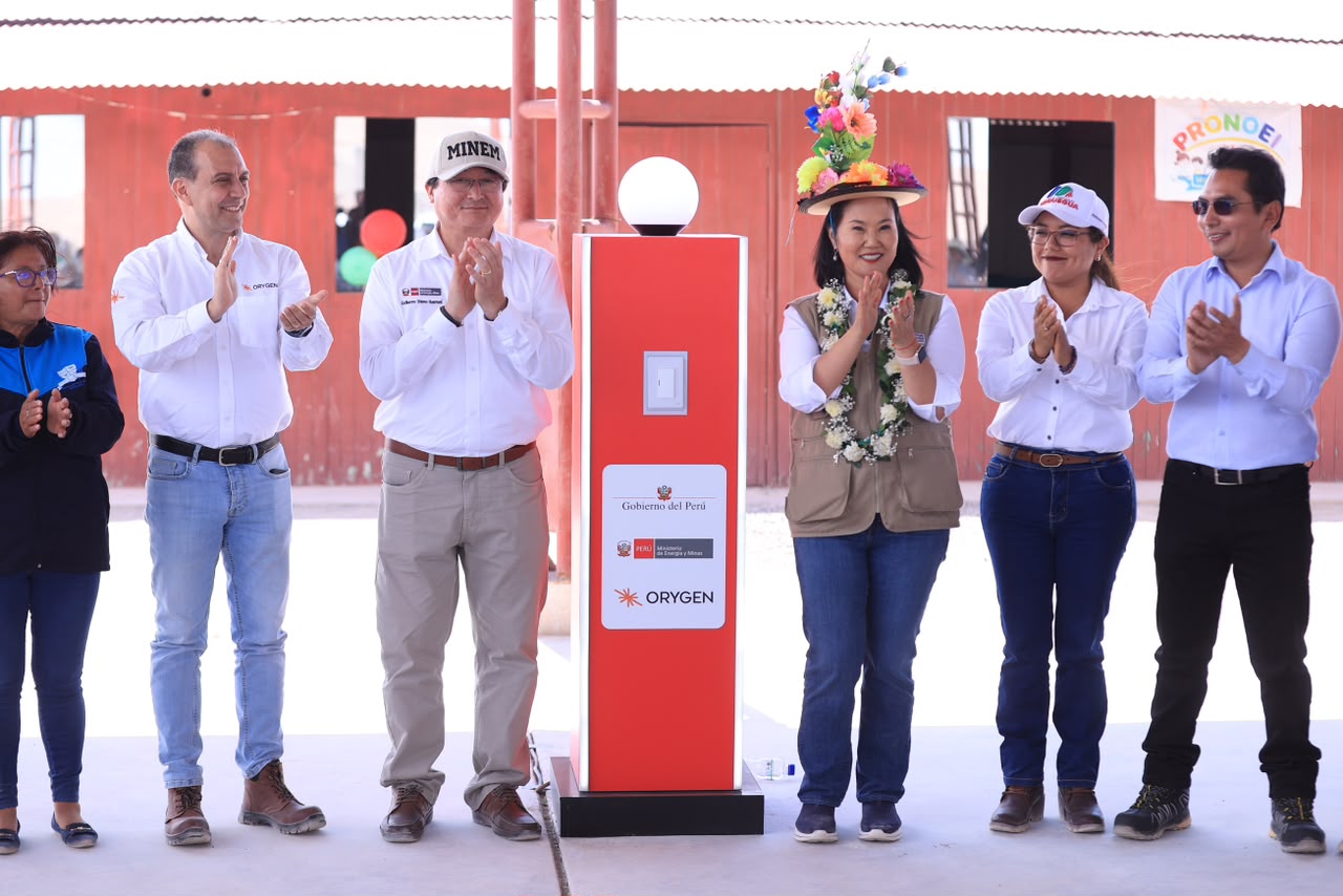 Inauguran las obras de electrificación rural de las Pampas de Clemesí, en Moquegua