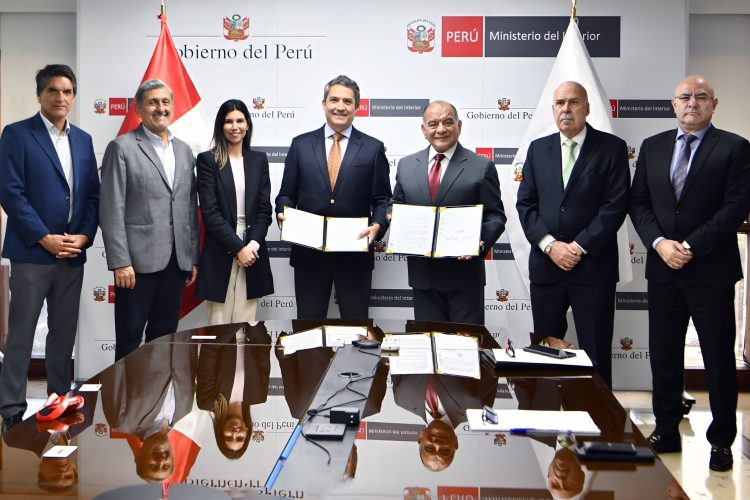 Mininter y Quellaveco suscriben convenio para fortalecer capacidad operativa de la PNP en Moquegua

Mininter y Quellaveco suscriben convenio para fortalecer capacidad operativa de la PNP en Moquegua

Mininter y Quellaveco suscriben convenio para fortalecer capacidad operativa de la PNP en Moquegua

Mininter y Quellaveco suscriben convenio para fortalecer capacidad operativa de la PNP en Moquegua

Mininter y Quellaveco suscriben convenio para fortalecer capacidad operativa de la PNP en Moquegua

Mininter y Quellaveco suscriben convenio para fortalecer capacidad operativa de la PNP en Moquegua

Mininter y Quellaveco suscriben convenio para fortalecer capacidad operativa de la PNP en Moquegua