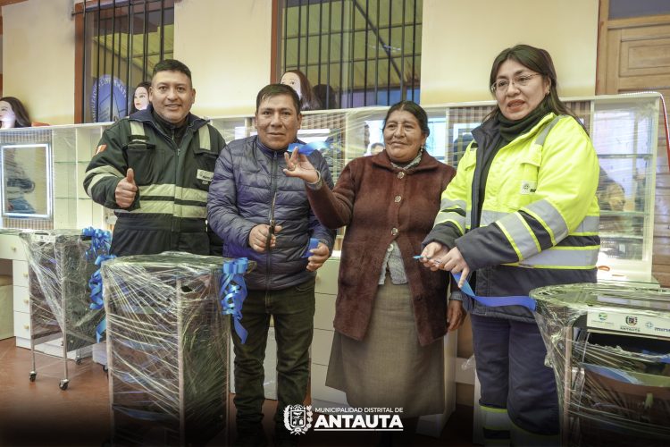 Minsur entrega equipos para el CETPRO de Antauta