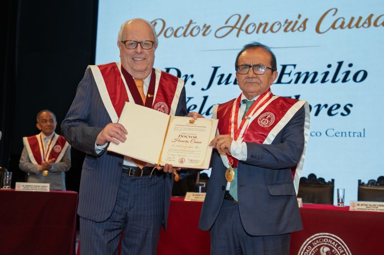 UNI otorga Doctor Honoris Causa a Julio Velarde por su trayectoria y aporte al país