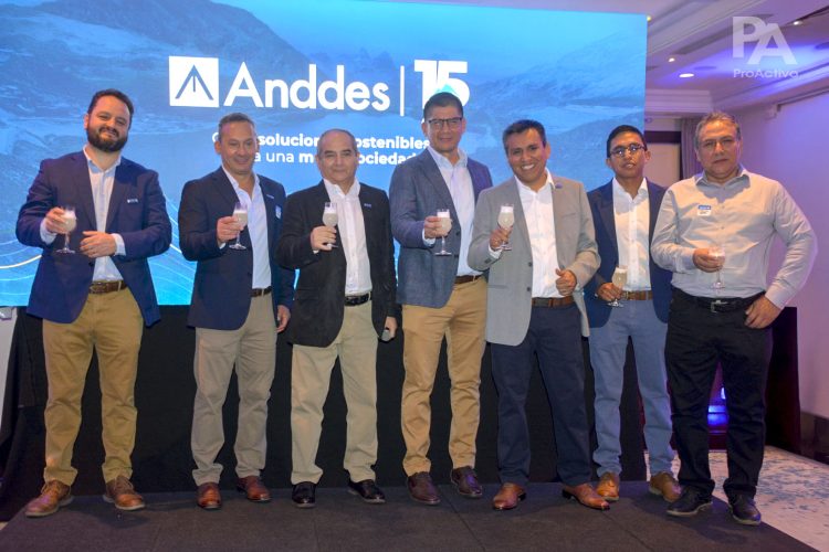 grupal-anddes-15-anos-aniversario-relaves-filtrados